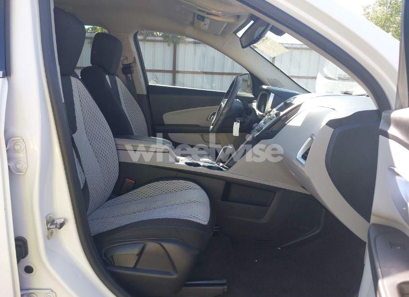 Photo 5 of 2015 Chevrolet Equinox LS (VIN 1GNALAEK6FZ100143)