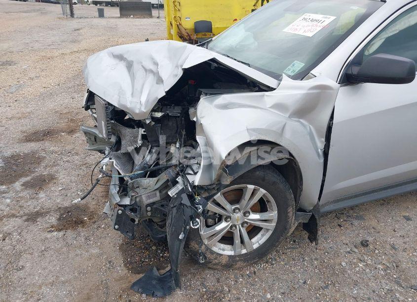 Photo 13 of 2015 Chevrolet Equinox LS (VIN 1GNALAEK6FZ132235)