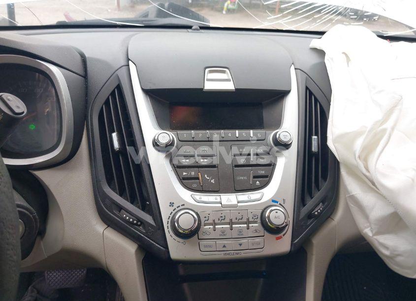 Photo 14 of 2015 Chevrolet Equinox LS (VIN 1GNALAEK6FZ132235)