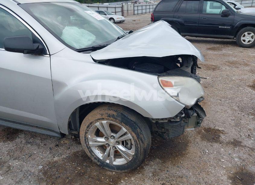 Photo 15 of 2015 Chevrolet Equinox LS (VIN 1GNALAEK6FZ132235)