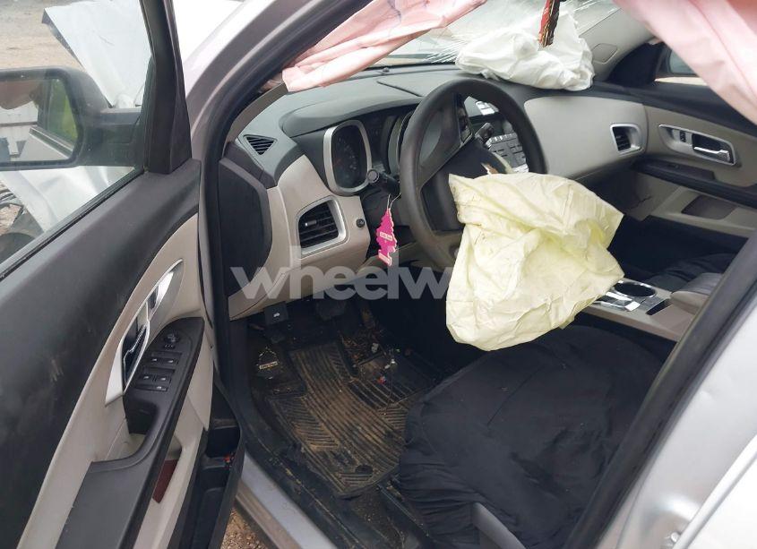 Photo 17 of 2015 Chevrolet Equinox LS (VIN 1GNALAEK6FZ132235)