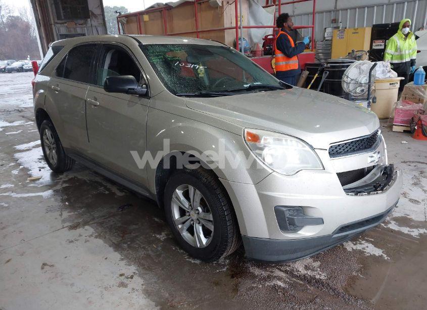 2015 Chevrolet Equinox LS (VIN 1GNALAEK7FZ103195) main photo