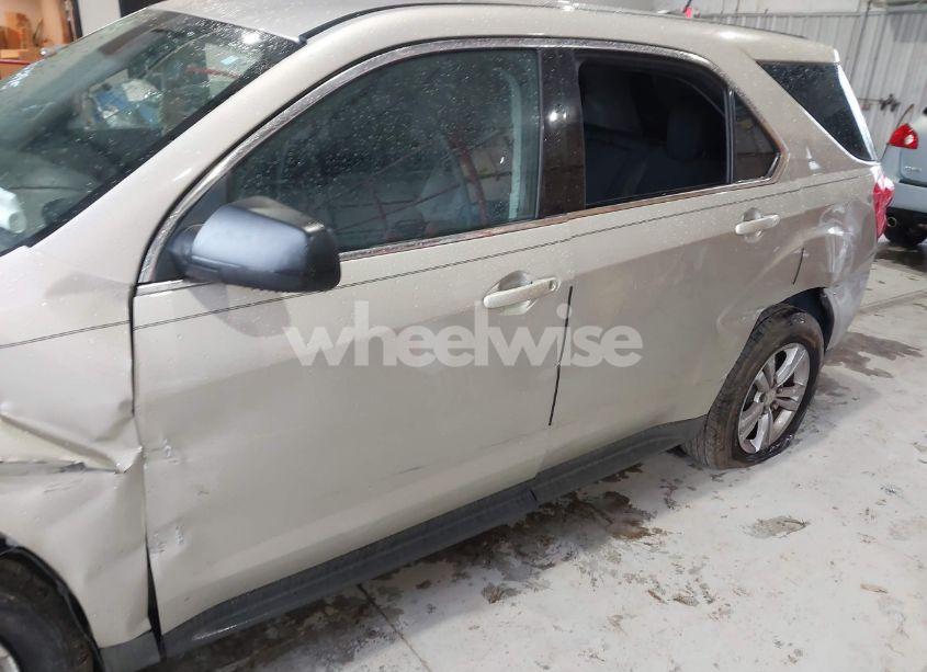 Photo 13 of 2015 Chevrolet Equinox LS (VIN 1GNALAEK7FZ103195)