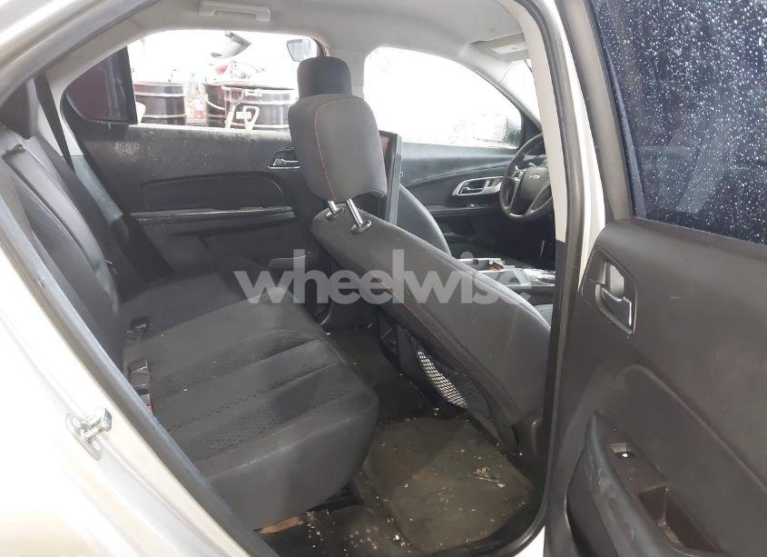 Photo 8 of 2015 Chevrolet Equinox LS (VIN 1GNALAEK7FZ103195)