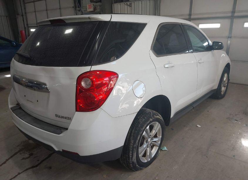 Photo 4 of 2015 Chevrolet Equinox LS (VIN 1GNALAEK7FZ135287)