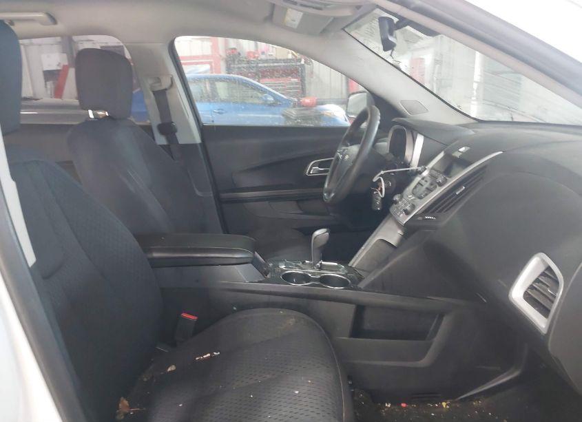 Photo 5 of 2015 Chevrolet Equinox LS (VIN 1GNALAEK7FZ135287)