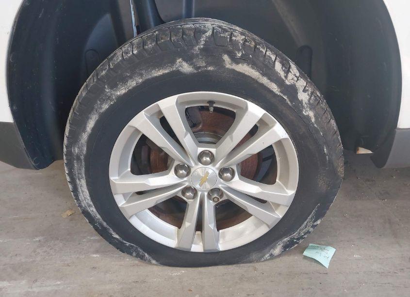 Photo 6 of 2015 Chevrolet Equinox LS (VIN 1GNALAEK7FZ135287)