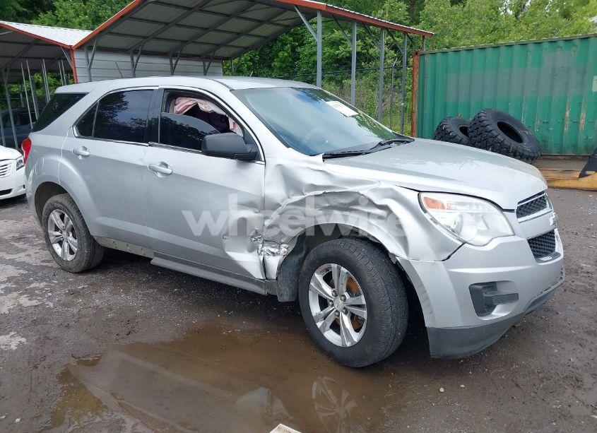 2015 Chevrolet Equinox LS (VIN 1GNALAEK9FZ113470) main photo