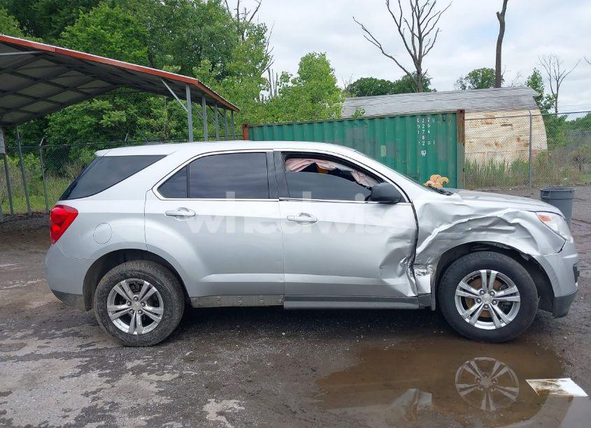 Photo 13 of 2015 Chevrolet Equinox LS (VIN 1GNALAEK9FZ113470)