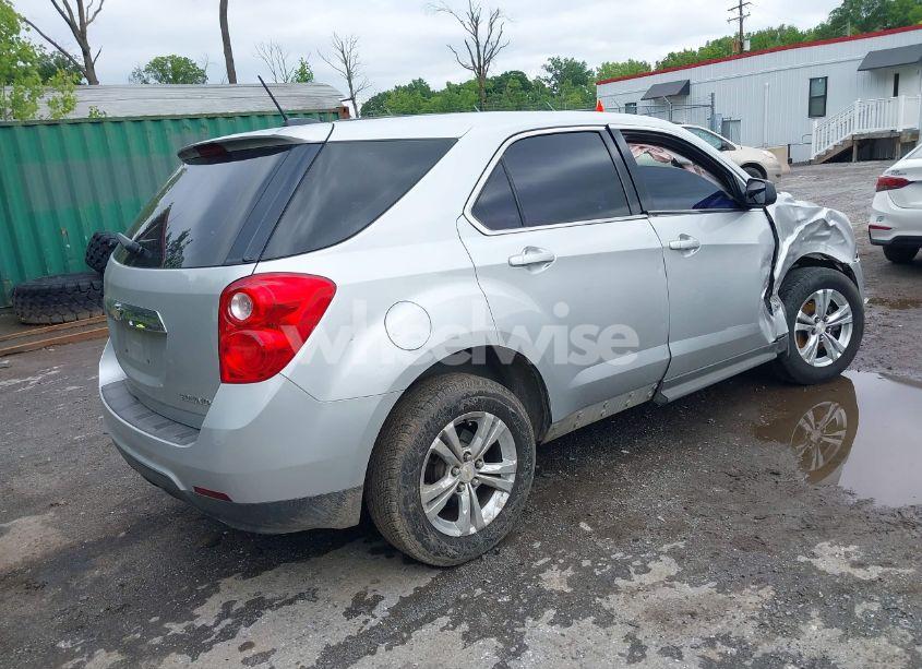 Photo 4 of 2015 Chevrolet Equinox LS (VIN 1GNALAEK9FZ113470)