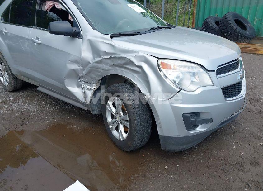 Photo 6 of 2015 Chevrolet Equinox LS (VIN 1GNALAEK9FZ113470)