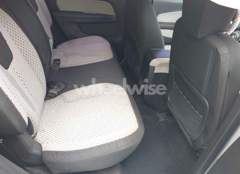 Photo 8 of 2015 Chevrolet Equinox LS (VIN 1GNALAEK9FZ113470)