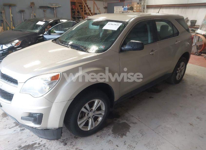 Photo 2 of 2014 Chevrolet Equinox LS (VIN 1GNALAEKXEZ120166)