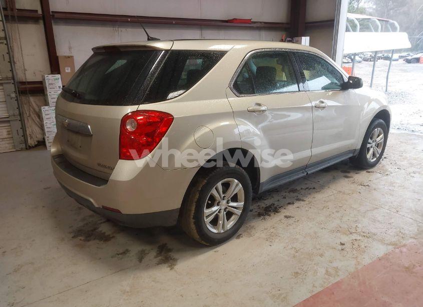 Photo 4 of 2014 Chevrolet Equinox LS (VIN 1GNALAEKXEZ120166)