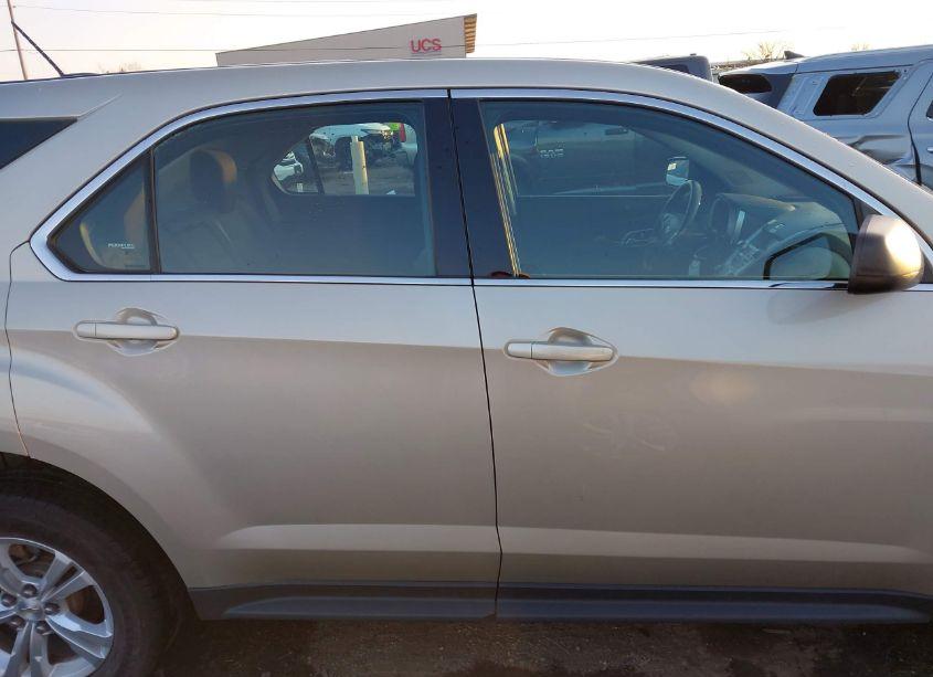 Photo 13 of 2015 Chevrolet Equinox LS (VIN 1GNALAEKXFZ141164)