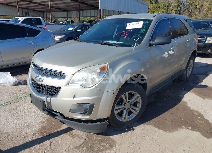 Photo 2 of 2015 Chevrolet Equinox LS (VIN 1GNALAEKXFZ142069)