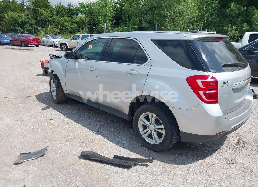 Photo 3 of 2016 Chevrolet Equinox LS (VIN 1GNALBEK2GZ104097)