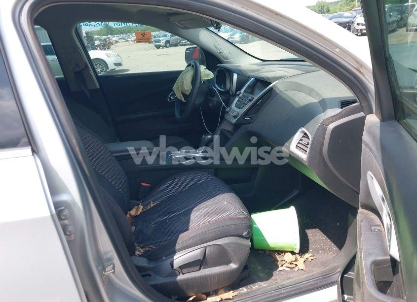 Photo 5 of 2016 Chevrolet Equinox LS (VIN 1GNALBEK2GZ104097)