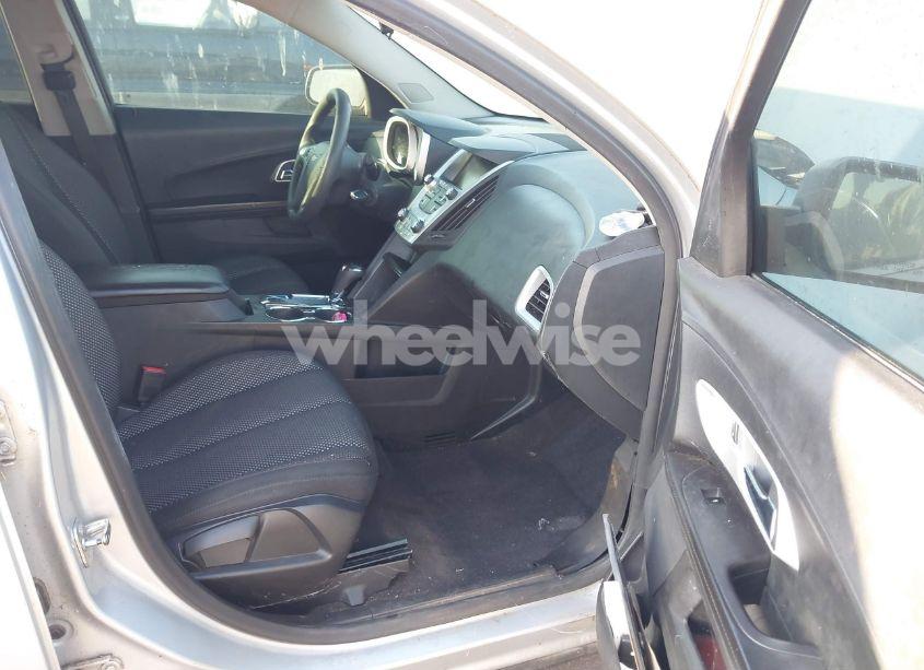 Photo 5 of 2016 Chevrolet Equinox LS (VIN 1GNALBEK2GZ106450)