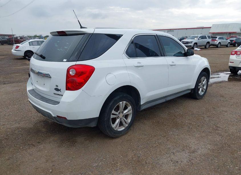 Photo 4 of 2013 Chevrolet Equinox LS (VIN 1GNALBEK4DZ106123)