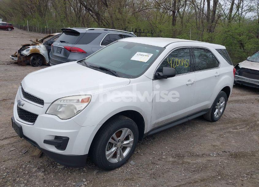 Photo 2 of 2013 Chevrolet Equinox LS (VIN 1GNALBEK4DZ114352)