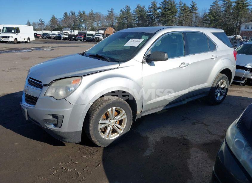 Photo 2 of 2013 Chevrolet Equinox LS (VIN 1GNALBEK4DZ126128)