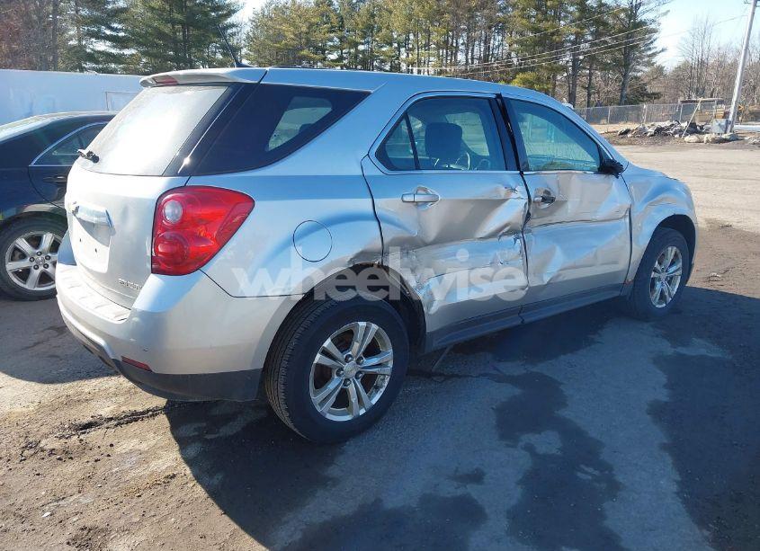 Photo 4 of 2013 Chevrolet Equinox LS (VIN 1GNALBEK4DZ126128)