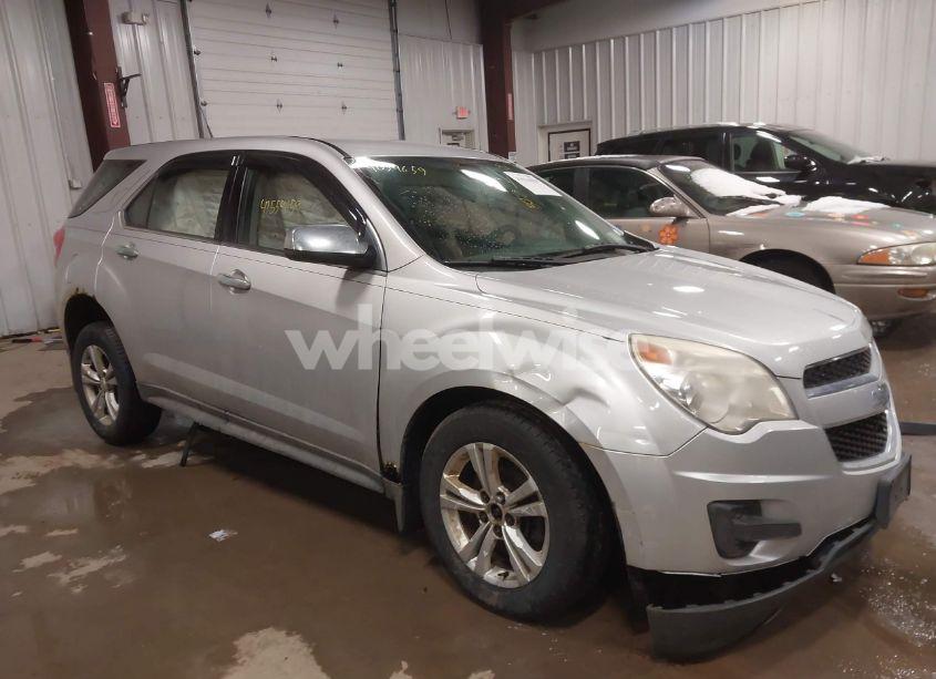 2013 Chevrolet Equinox LS (VIN 1GNALBEK5DZ106552) main photo