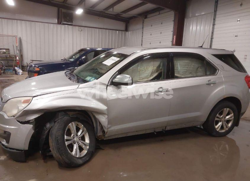 Photo 14 of 2013 Chevrolet Equinox LS (VIN 1GNALBEK5DZ106552)