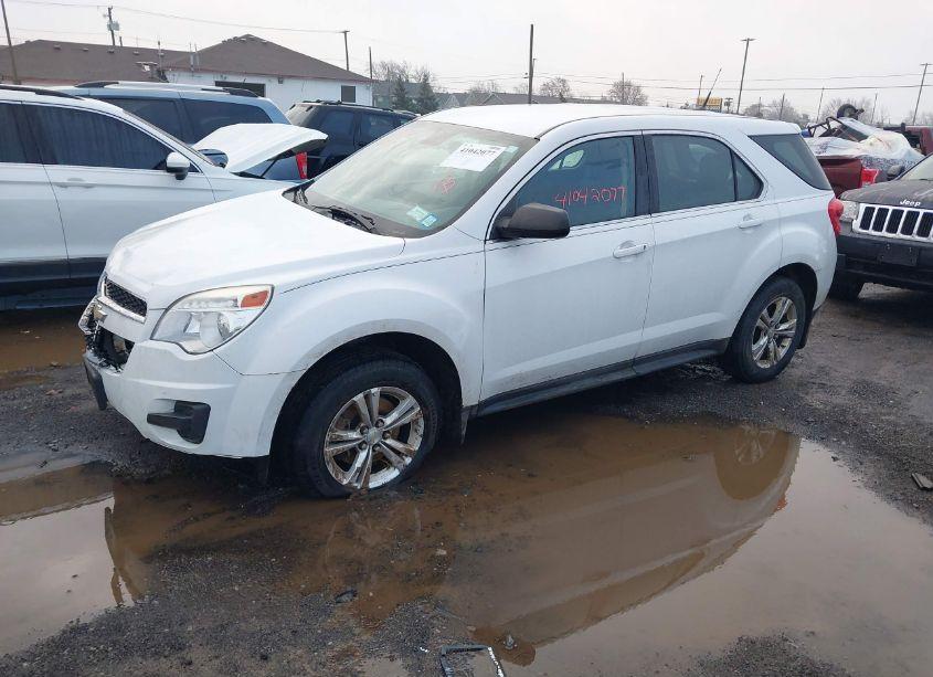 Photo 2 of 2013 Chevrolet Equinox LS (VIN 1GNALBEK5DZ118040)