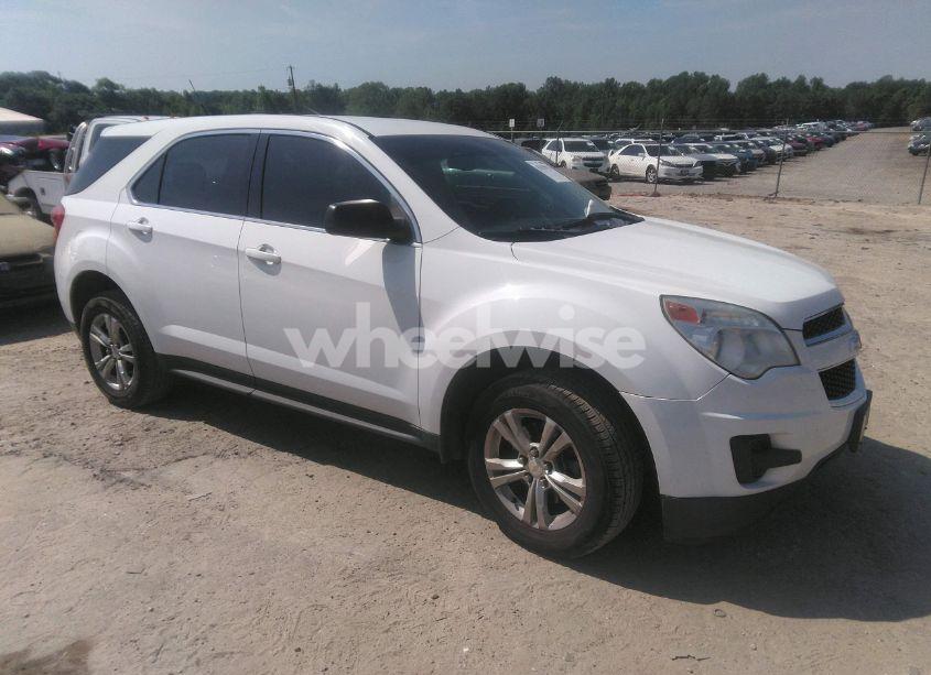 2013 Chevrolet Equinox LS (VIN 1GNALBEK6DZ104356) main photo