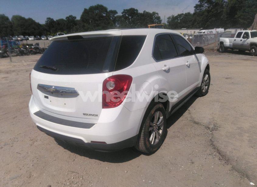 Photo 4 of 2013 Chevrolet Equinox LS (VIN 1GNALBEK6DZ104356)
