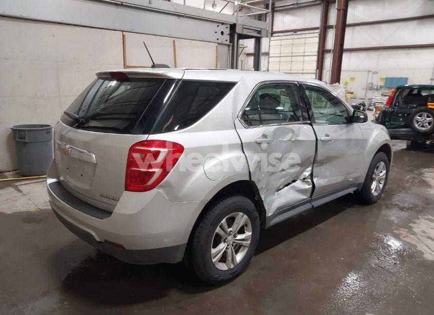 Photo 4 of 2016 Chevrolet Equinox LS (VIN 1GNALBEK6GZ101882)