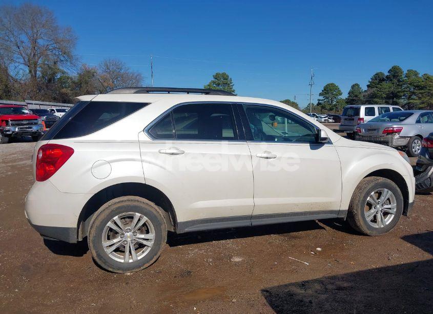 Photo 13 of 2015 Chevrolet Equinox 1LT (VIN 1GNALBEK7FZ104045)