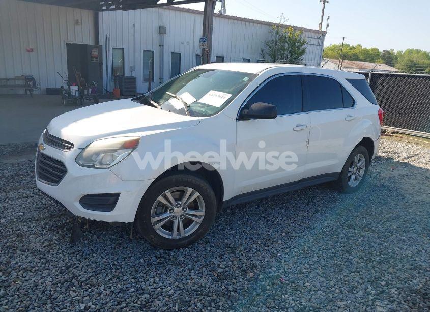 Photo 2 of 2016 Chevrolet Equinox LS (VIN 1GNALBEK7GZ102782)