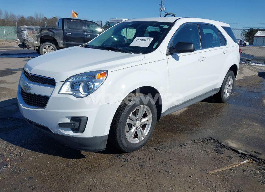 Photo 2 of 2013 Chevrolet Equinox LS (VIN 1GNALBEK9DZ106019)