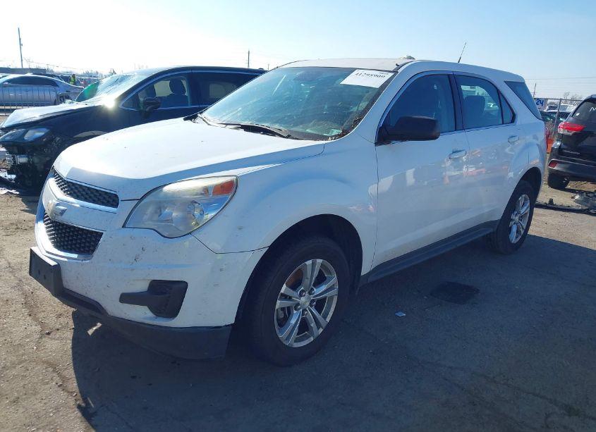 Photo 2 of 2013 Chevrolet Equinox LS (VIN 1GNALBEK9DZ121832)