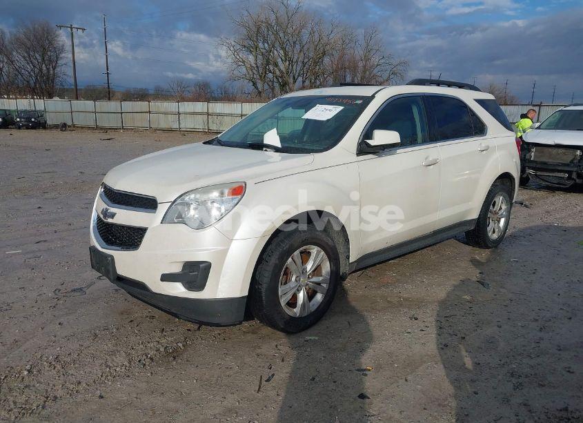Photo 2 of 2014 Chevrolet Equinox 1LT (VIN 1GNALBEK9EZ136459)
