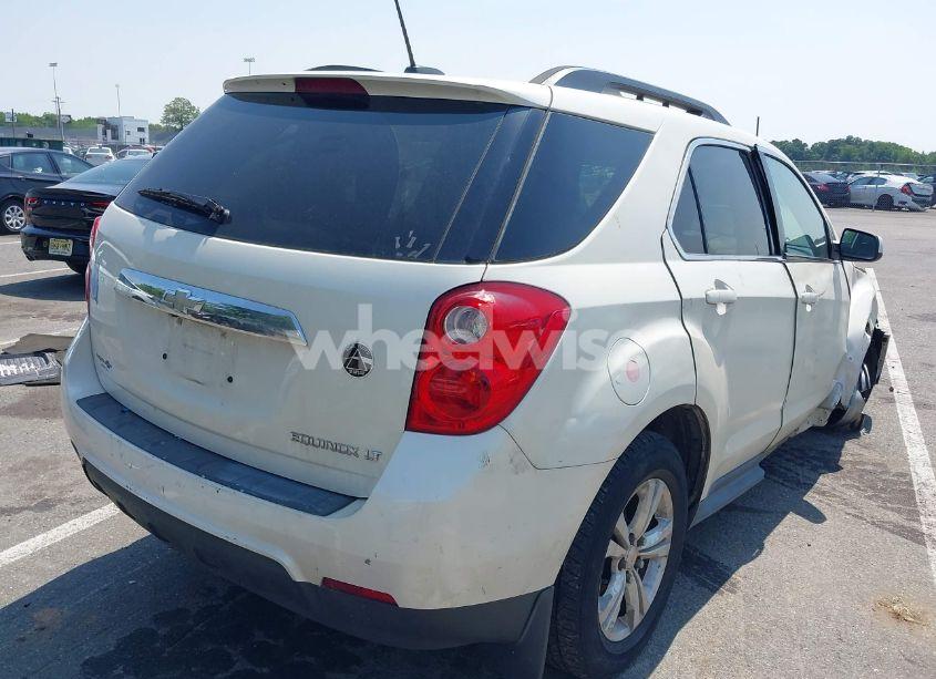 Photo 4 of 2015 Chevrolet Equinox 1LT (VIN 1GNALBEK9FZ115113)