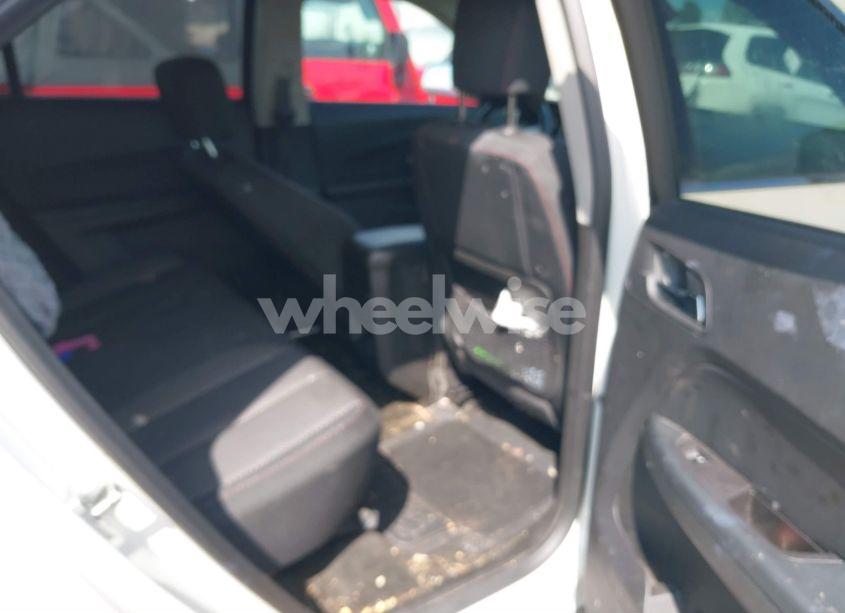 Photo 8 of 2015 Chevrolet Equinox 1LT (VIN 1GNALBEK9FZ135684)