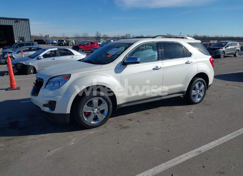 Photo 2 of 2015 Chevrolet Equinox 1LT (VIN 1GNALBEK9FZ140304)