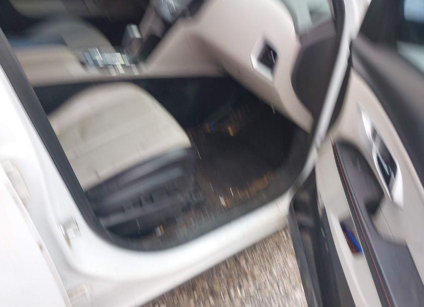 Photo 5 of 2015 Chevrolet Equinox 2LT (VIN 1GNALCEK0FZ145462)