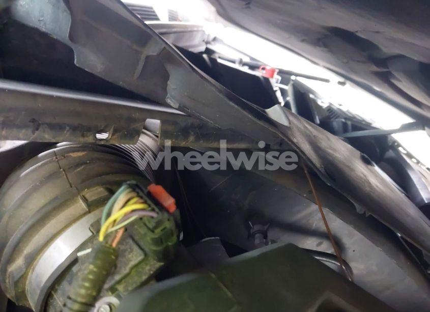 Photo 10 of 2015 Chevrolet Equinox 2LT (VIN 1GNALCEK2FZ102872)