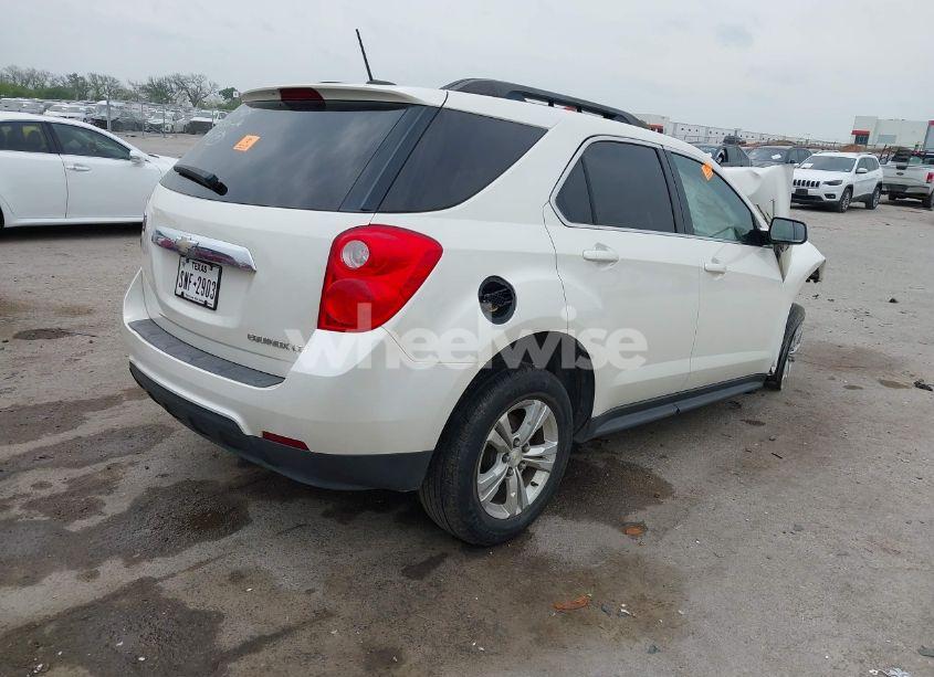 Photo 4 of 2015 Chevrolet Equinox 2LT (VIN 1GNALCEK4FZ112948)