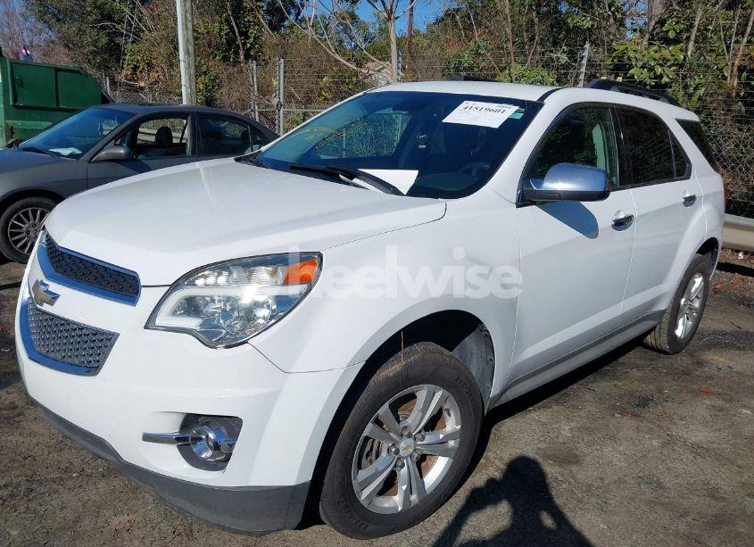 Photo 2 of 2015 Chevrolet Equinox 2LT (VIN 1GNALCEK5FZ134540)