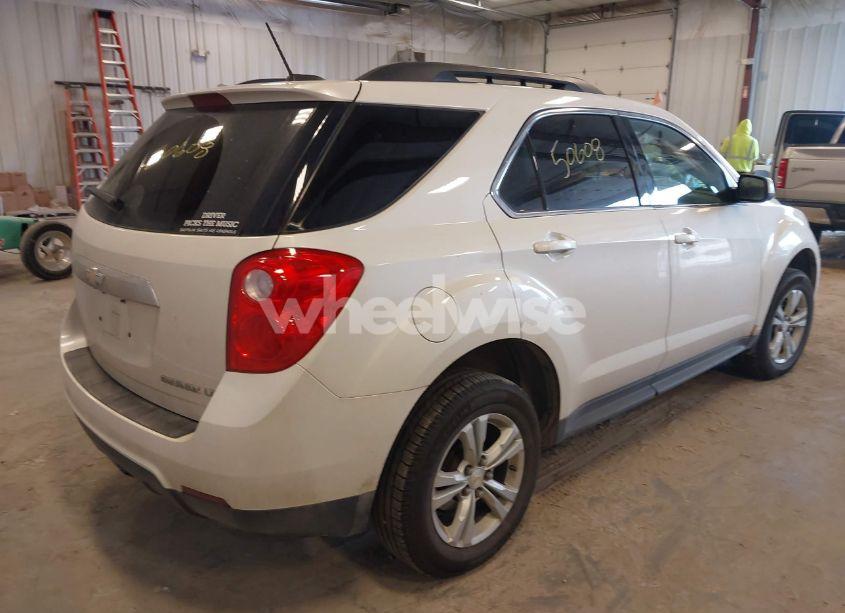 Photo 4 of 2015 Chevrolet Equinox 2LT (VIN 1GNALCEK8FZ131129)