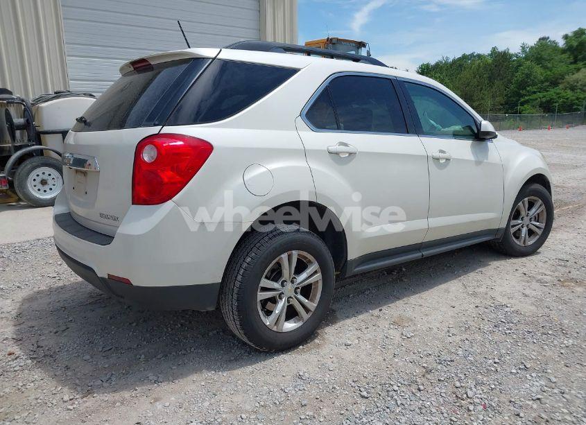 Photo 4 of 2015 Chevrolet Equinox 2LT (VIN 1GNALCEKXFZ136364)