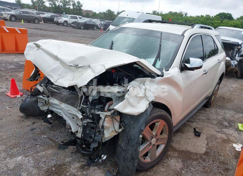 Photo 2 of 2014 Chevrolet Equinox LTZ (VIN 1GNALDEK0EZ106813)