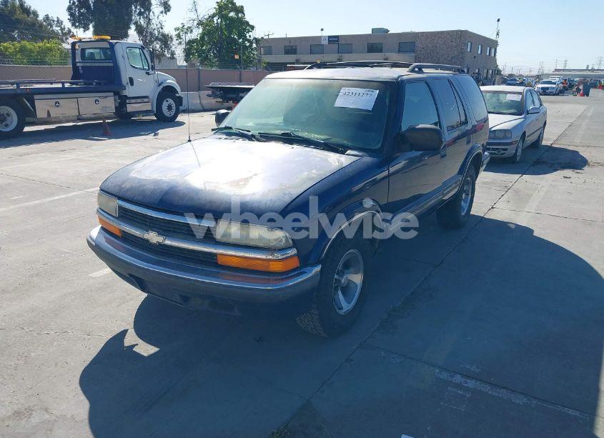 Photo 2 of 1999 Chevrolet Blazer LS (VIN 1GNCS13W0X2125101)