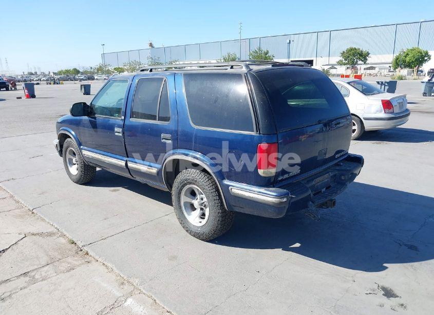 Photo 3 of 1999 Chevrolet Blazer LS (VIN 1GNCS13W0X2125101)
